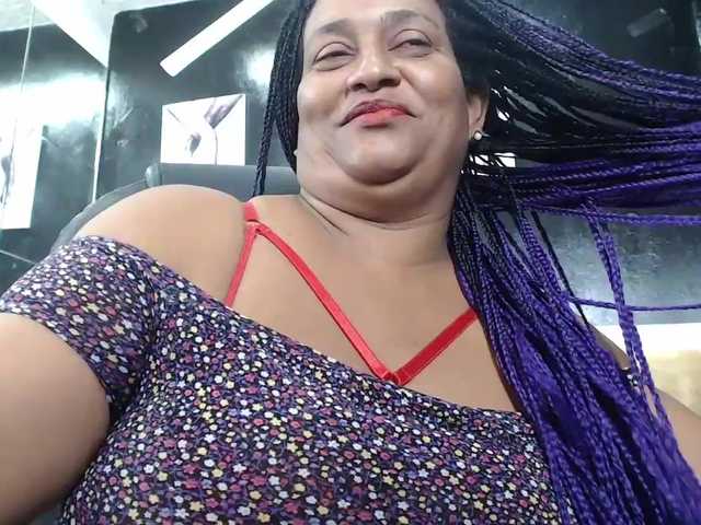 Live sex webcam photo for CarlotaWee #272879600