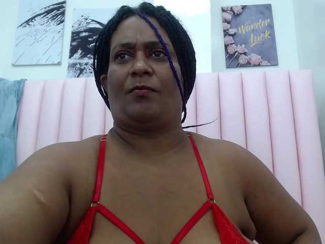 Live sex webcam photo for CarlotaWee #273101526