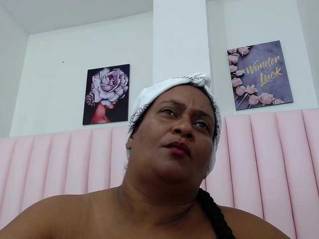 Live sex webcam photo for CarlotaWee #273605107