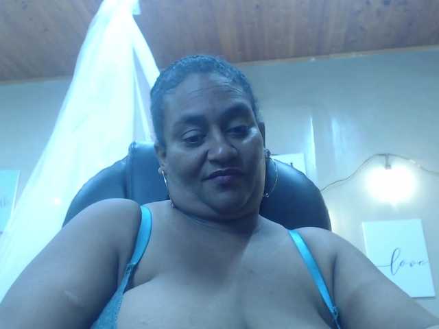 Live sex webcam photo for CarlotaWee #273690898