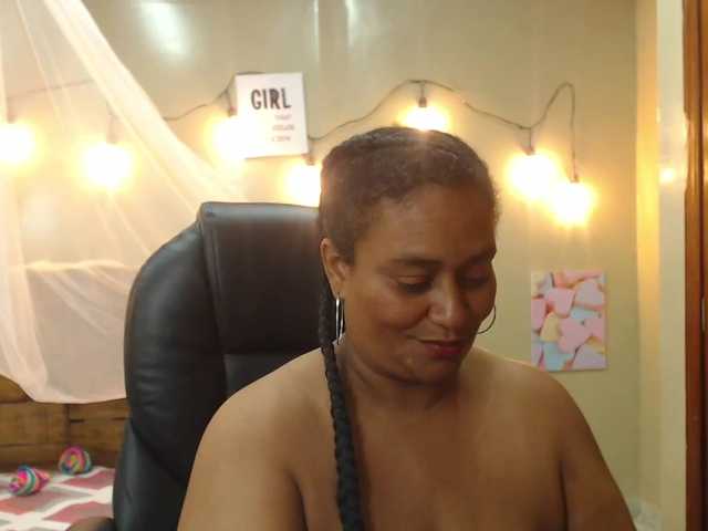 Live sex webcam photo for CarlotaWee #273788289