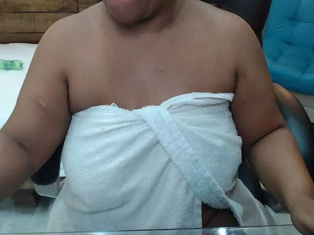 Live sex webcam photo for CarlotaWee #274072917