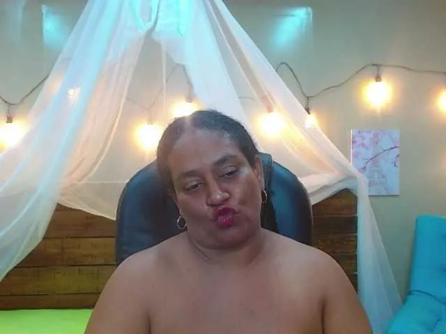 Live sex webcam photo for CarlotaWee #274339589