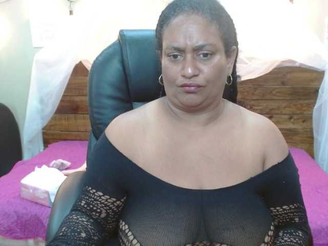 Live sex webcam photo for CarlotaWee #274430931