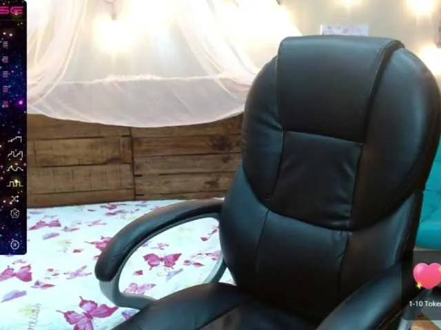 Live sex webcam photo for CarlotaWee #274450126