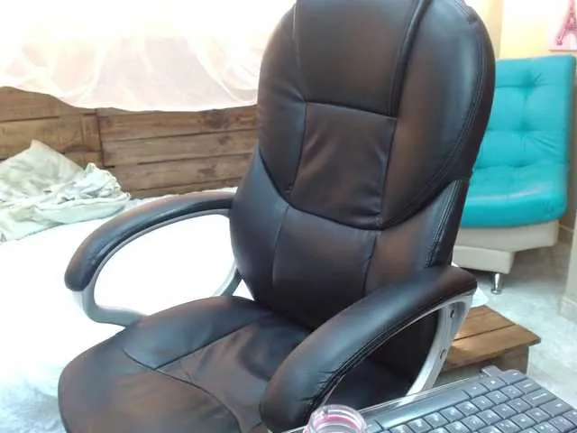 Live sex webcam photo for CarlotaWee #274666199