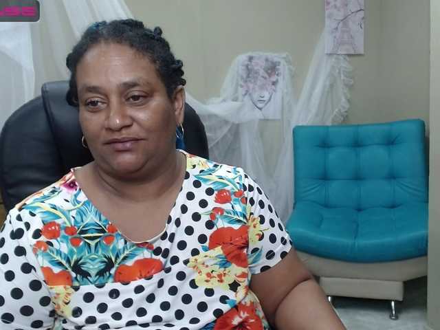 Live sex webcam photo for CarlotaWee #275533210