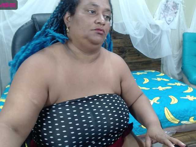 Live sex webcam photo for CarlotaWee #275876202