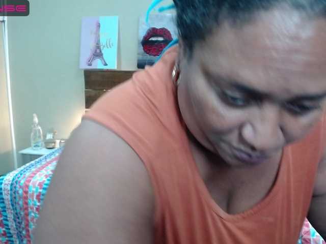 Live sex webcam photo for CarlotaWee #275978107