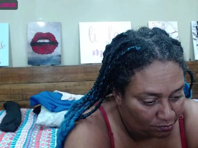 Live sex webcam photo for CarlotaWee #275984038