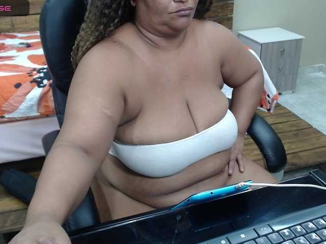 Live sex webcam photo for CarlotaWee #276105235