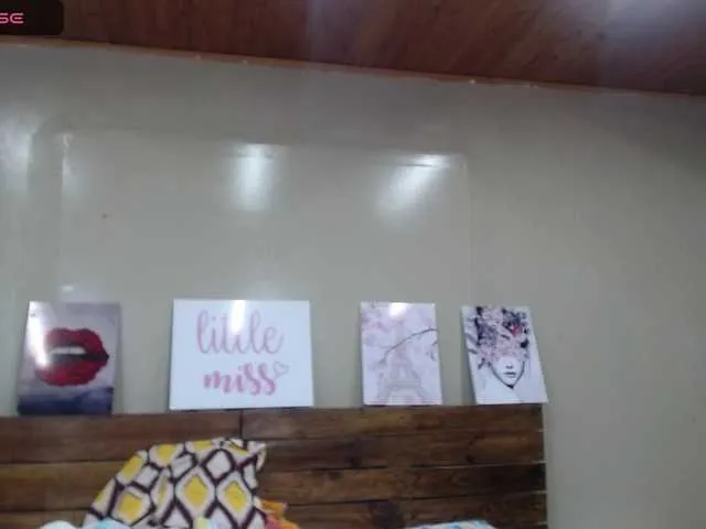 Live sex webcam photo for CarlotaWee #276280291