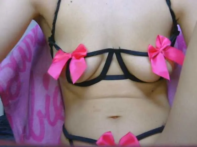 Live sex webcam photo for CarluyMessy #293866942