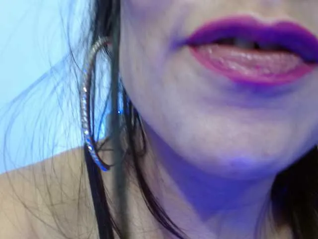 Live sex webcam photo for CarlyWild #272431071