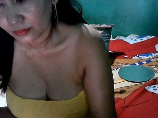 Live sex webcam photo for Carmela4u #275739478