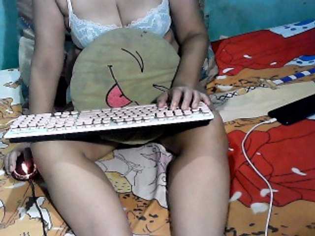 Live sex webcam photo for Carmela4u #275787650