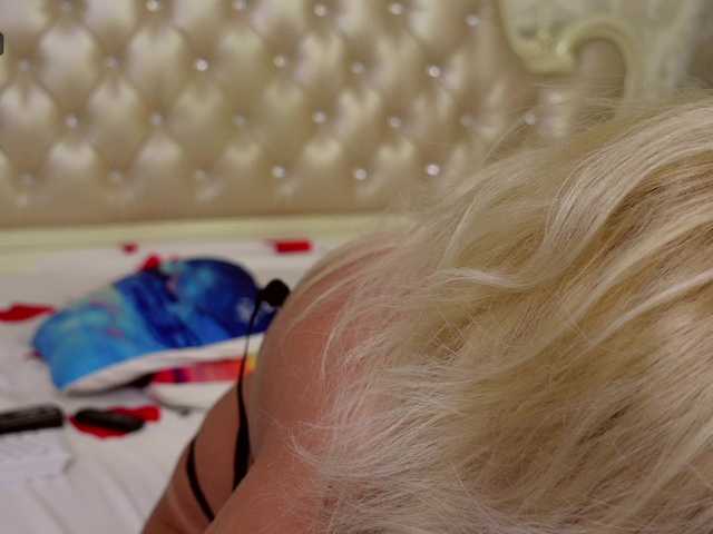 Live sex webcam photo for CarmellaAngel #287944772