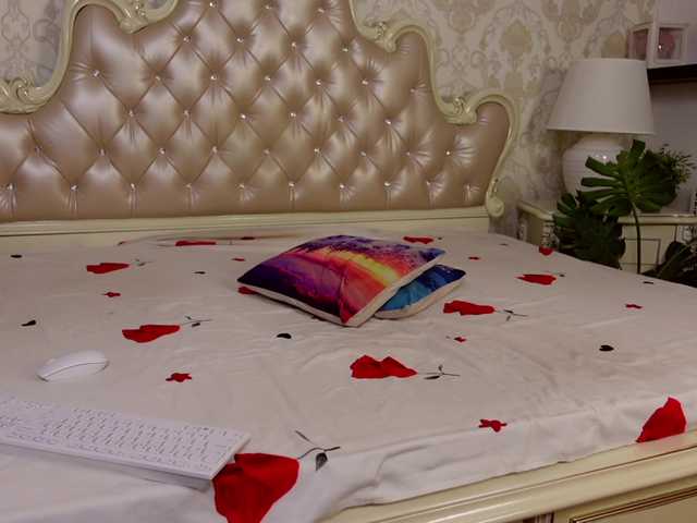 Live sex webcam photo for CarmellaAngel #290133161