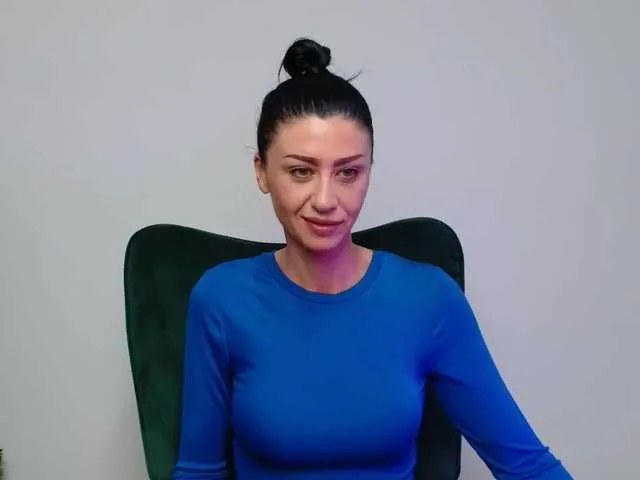 Live sex webcam photo for Carmen4u #277629024