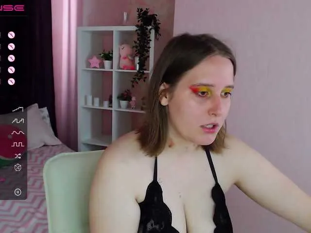 Live sex webcam photo for CarmyShine #273968206