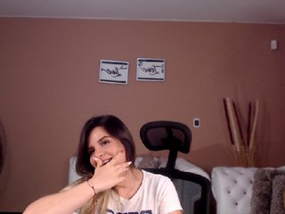 Live sex webcam photo for CaroMonroyX #174005897