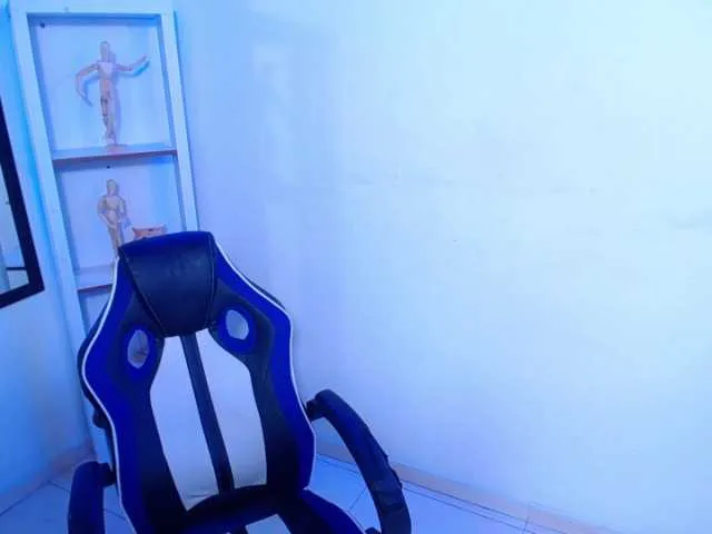 Live sex webcam photo for Carol-Hills #272426946