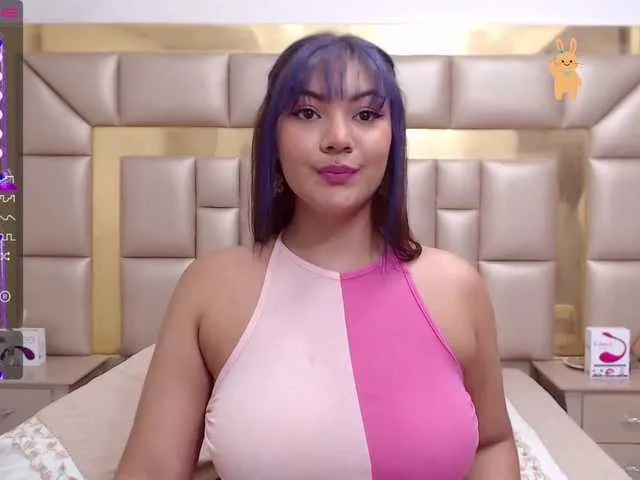 Live sex webcam photo for CarolClark #273750118