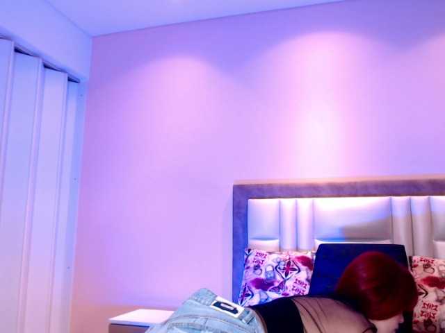 Live sex webcam photo for CarolHorny #272197693