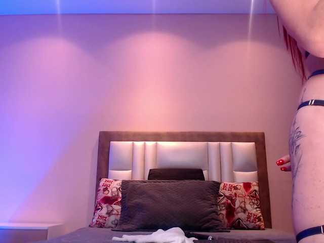 Live sex webcam photo for CarolHorny #272365665