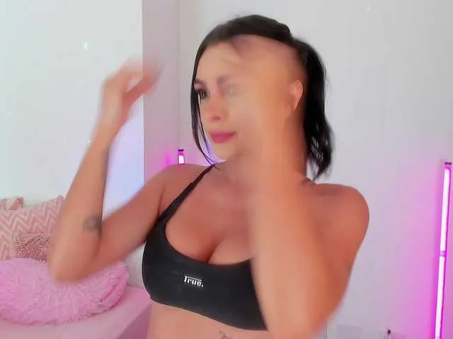 Live sex webcam photo for Carolalen #292873112