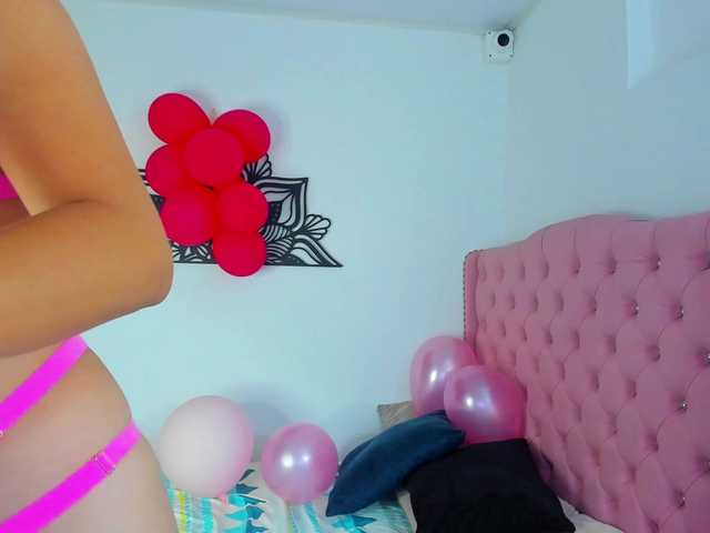 Live sex webcam photo for Caroliina611 #275700308