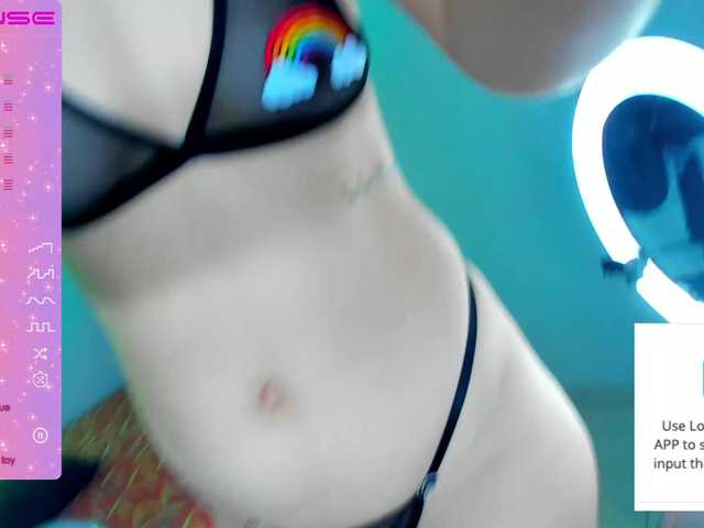 Live sex webcam photo for Caroliina611 #276036981