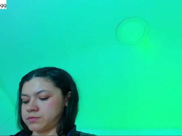 Live sex webcam photo for Caroliina611 #276068614