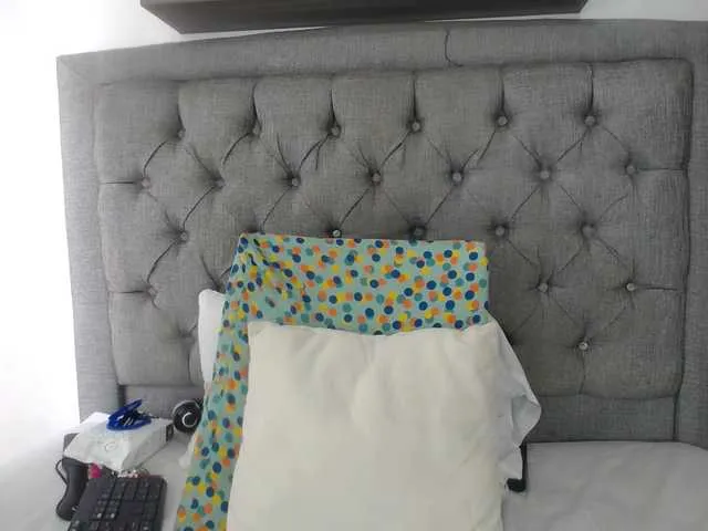 Live sex webcam photo for Carolina-love19 #291293764