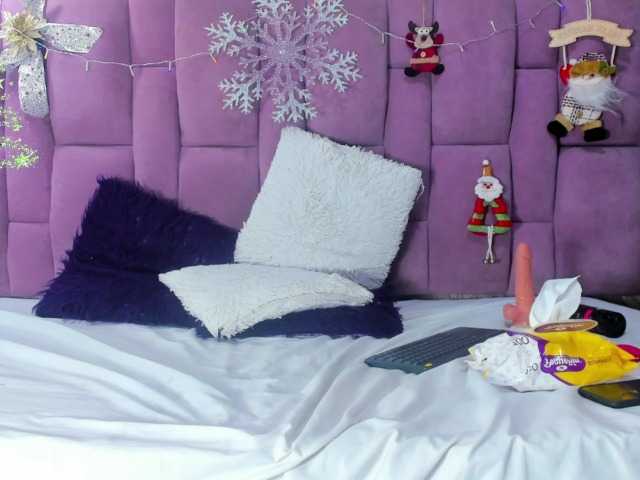 Live sex webcam photo for Carolina18- #276968460