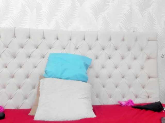 Live sex webcam photo for Carolina18- #277186414