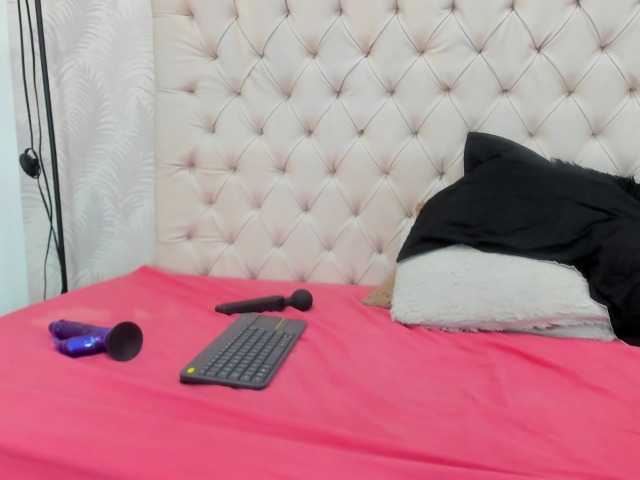 Live sex webcam photo for Carolina18- #277269429