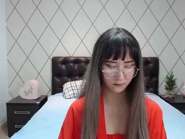 Live sex webcam photo for CarolinaCho #272226743