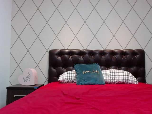 Live sex webcam photo for CarolinaCho #272266085