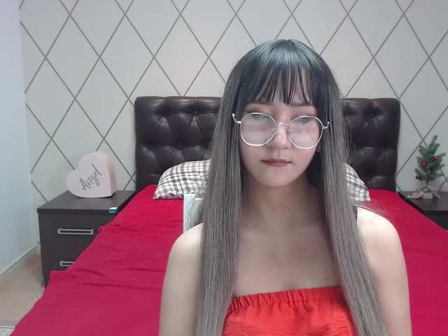 Live sex webcam photo for CarolinaCho #272357055