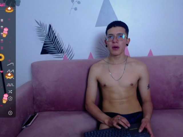 Live sex webcam photo for Caroline-and-Cristopher #276146715