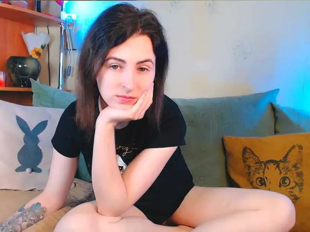 Live sex webcam photo for Caroline1995 #290838845