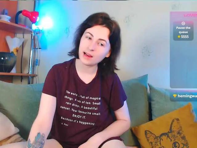 Live sex webcam photo for Caroline1995 #291363977