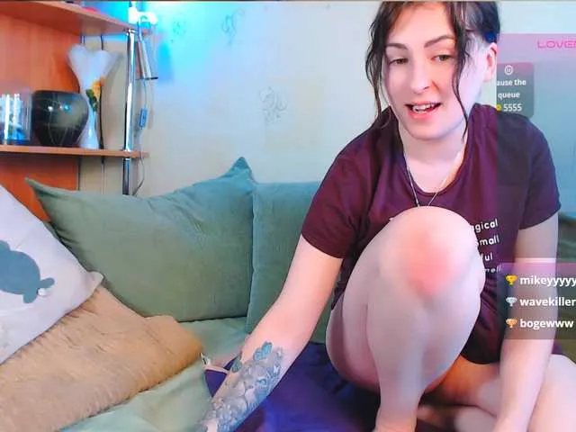 Live sex webcam photo for Caroline1995 #291759171
