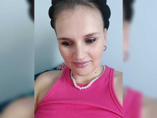 Live sex webcam photo for Caroline69 #291918166