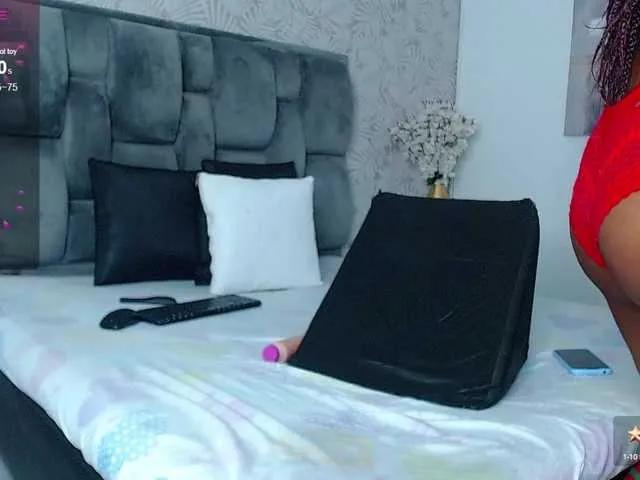 Live sex webcam photo for CarolineCruz #277667502