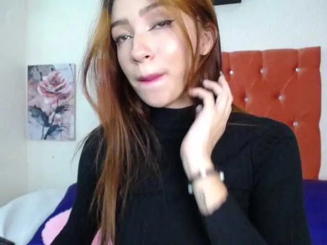 Live sex webcam photo for CarolineCyrus #272401759
