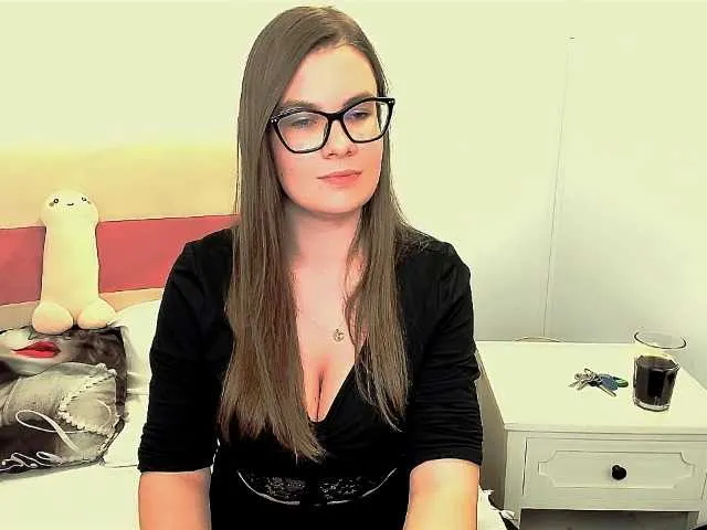 Live sex webcam photo for CarolineFun #292028442