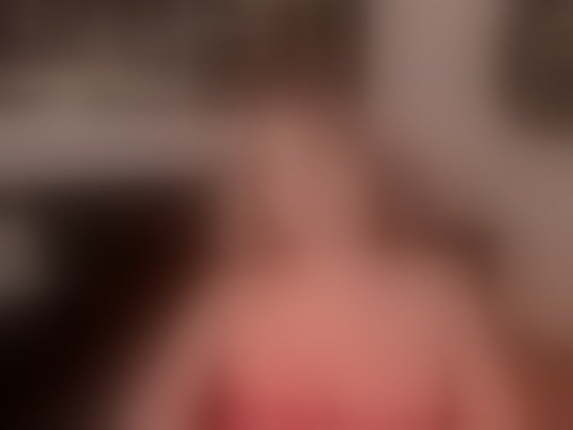 Live sex webcam photo for CarolineGrace #294290418