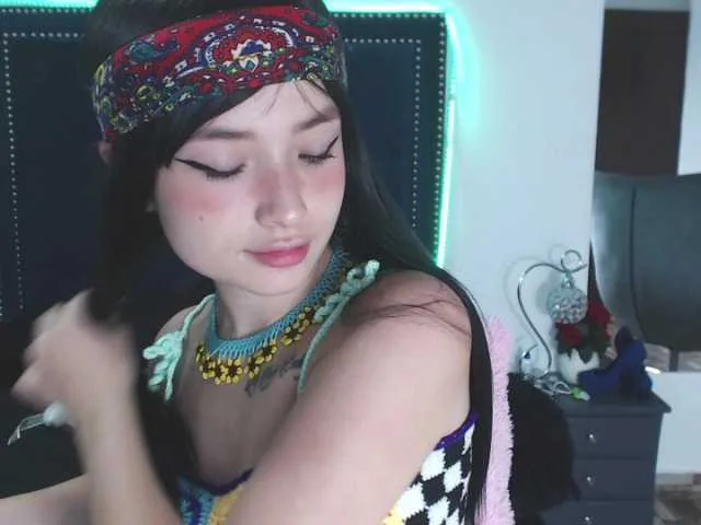 Live sex webcam photo for CarolineJames #271828191